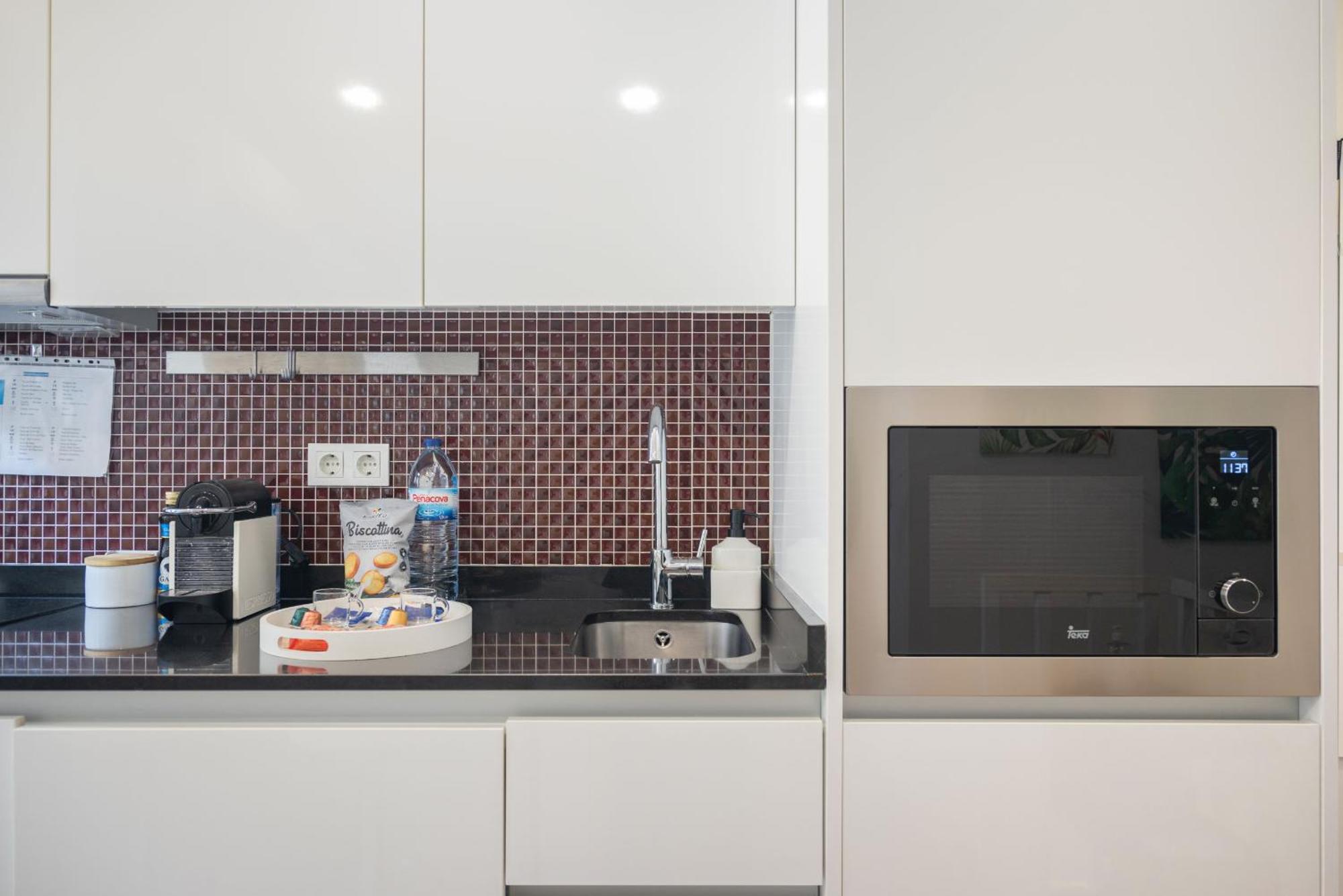 Central Luxury Apartment W Ac Downtown And Metro Порто Екстериор снимка
